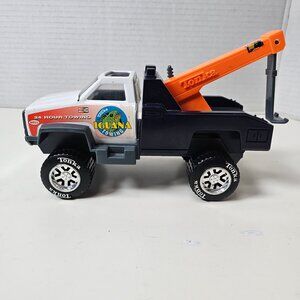 Tonka Toy Tow Truck - Sturdy Design, Classic Play Vehicle